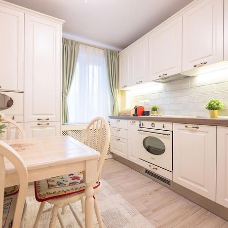 Dragos Flat Apartamento Oradea Exterior foto