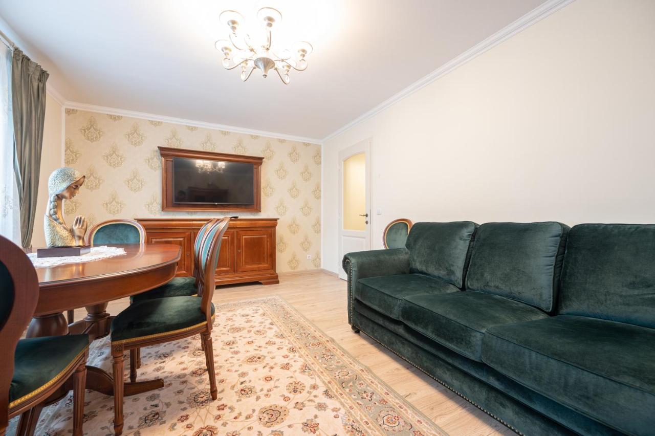 Dragos Flat Apartamento Oradea Exterior foto
