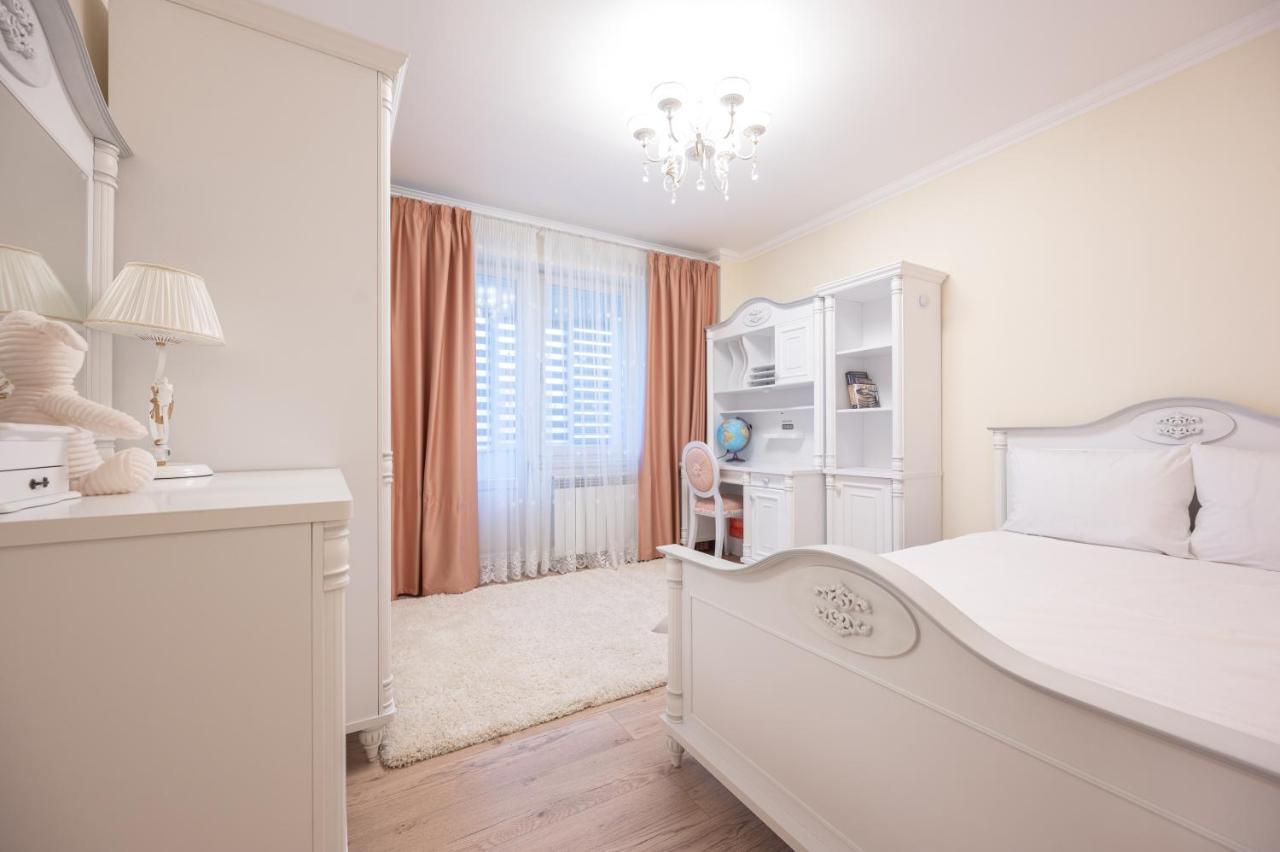 Dragos Flat Apartamento Oradea Exterior foto