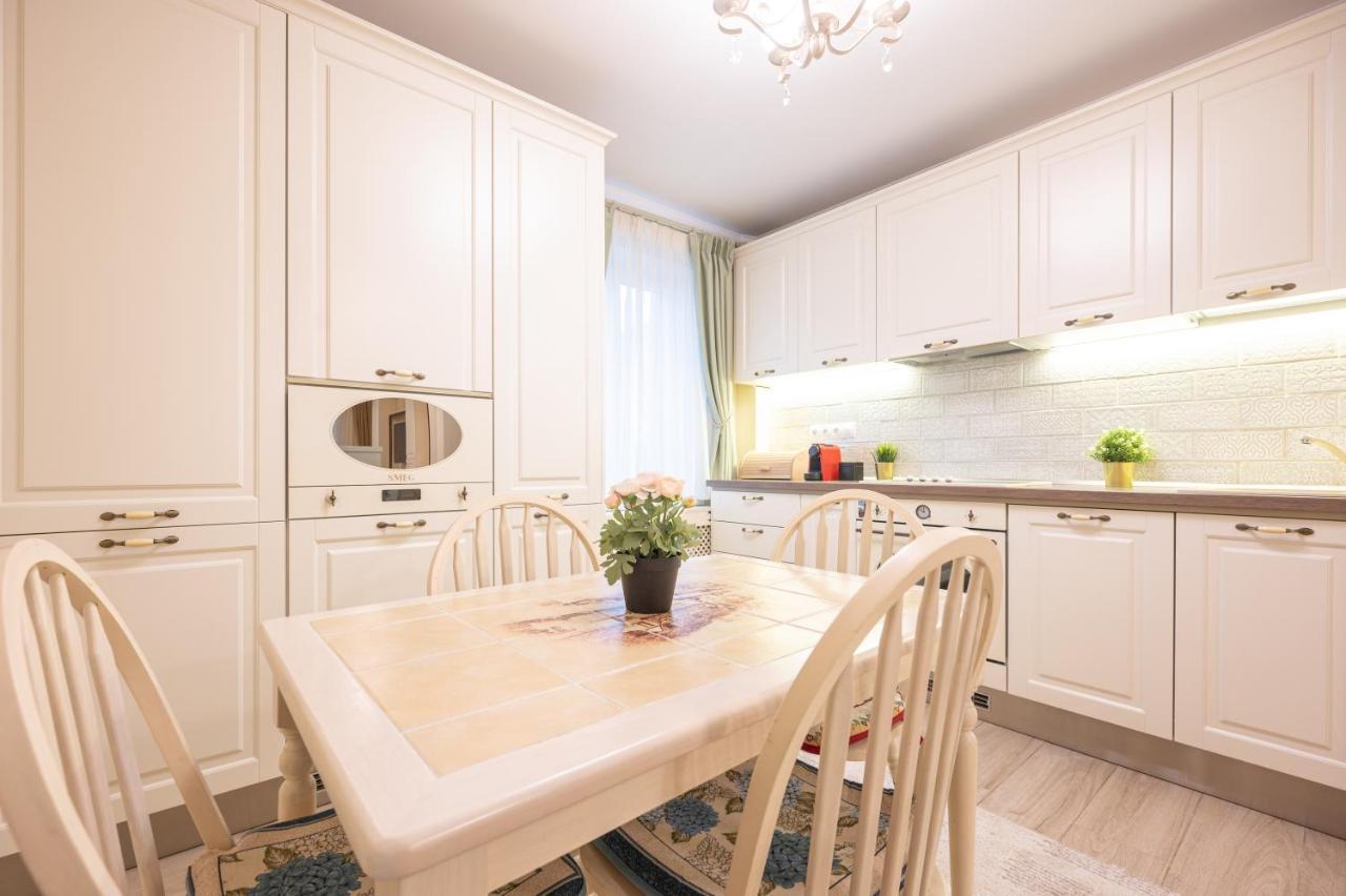 Dragos Flat Apartamento Oradea Exterior foto