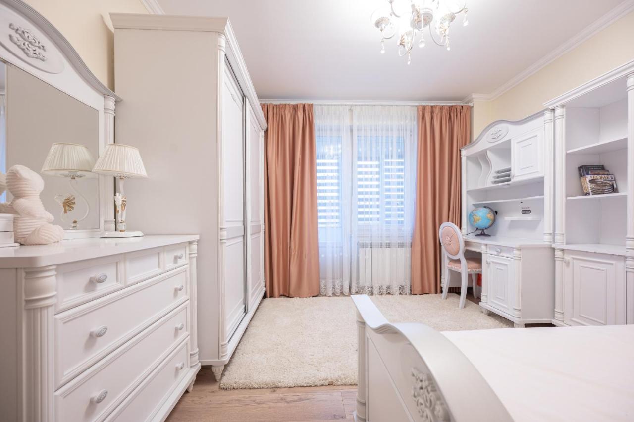 Dragos Flat Apartamento Oradea Exterior foto